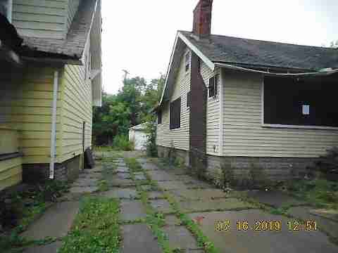 5558 Ivanhoe (7)_m.jpg